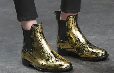 New David Peters blog explains why online shoe sales hurt leather