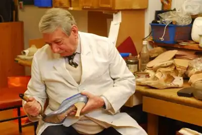 Distinguished Paris footwear designer dies