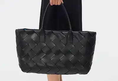 China: hundreds of Bottega Veneta bags sold in seconds