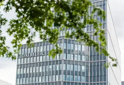 Daimler happy despite sales dip