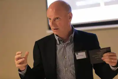 Stahl CEO to step down