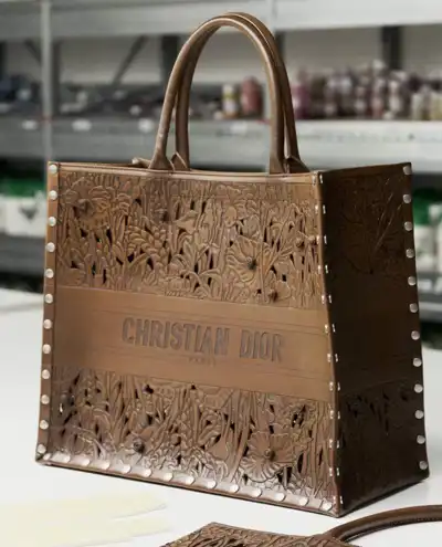 Another judicial administration case for luxury leathergoods in Italy