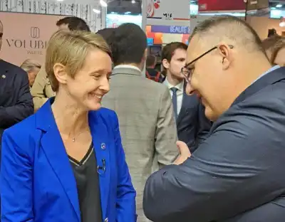 Government ministers visit Alliance France Cuir at Paris event