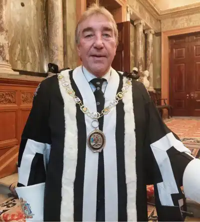 Worshipful Company of Glovers installs former Pittards director as master
