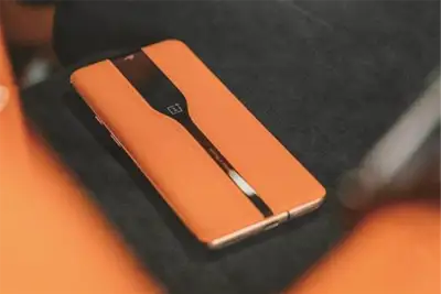 Concept phone embraces luxury leather details