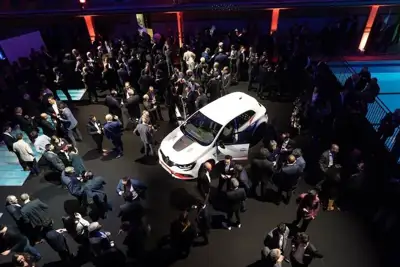 Fall of 3.4% for Renault, but it says this beats overall market decline
