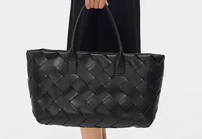 China: hundreds of Bottega Veneta bags sold in seconds