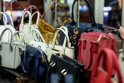 Chinese live commerce booms - even inside the factory