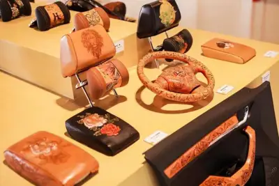 Shanghai Auto Museum hosts leather exhibition