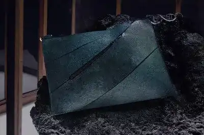 Jurassic handbag fails to bite