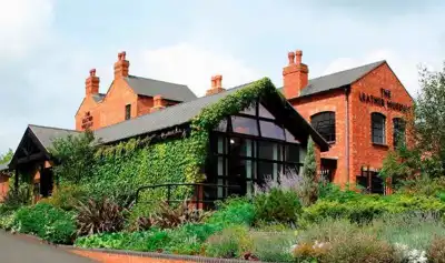 Council backs Leather Museum review