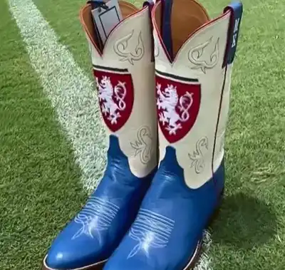Leather gifts celebrate Czech Republic World Cup base