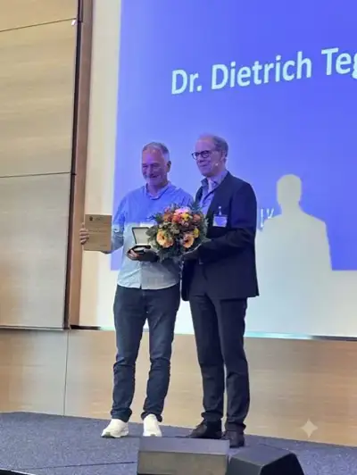 VGCT honours Dr Dietrich Tegtmeyer
