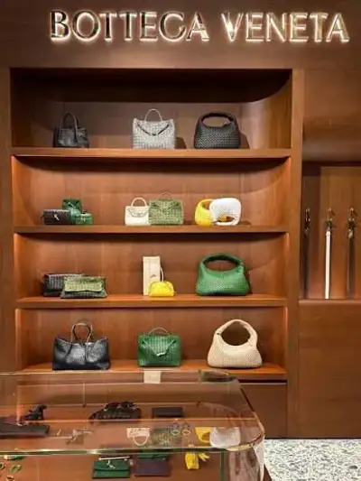 Kering returns to growth as leather brands improve
