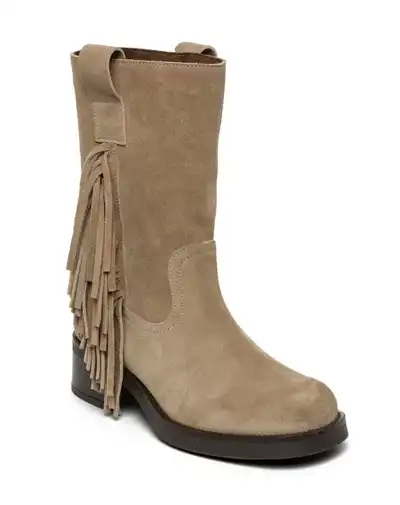 Right foot forward for Steve Madden