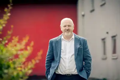 Dr Warren Bowden recognised in Environment 100